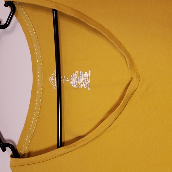 🔥$5 Plus Size Shirt - Picture 2 of 4